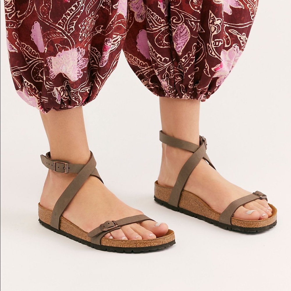 Daloa Birkenstock Sandal in Mocha Color
